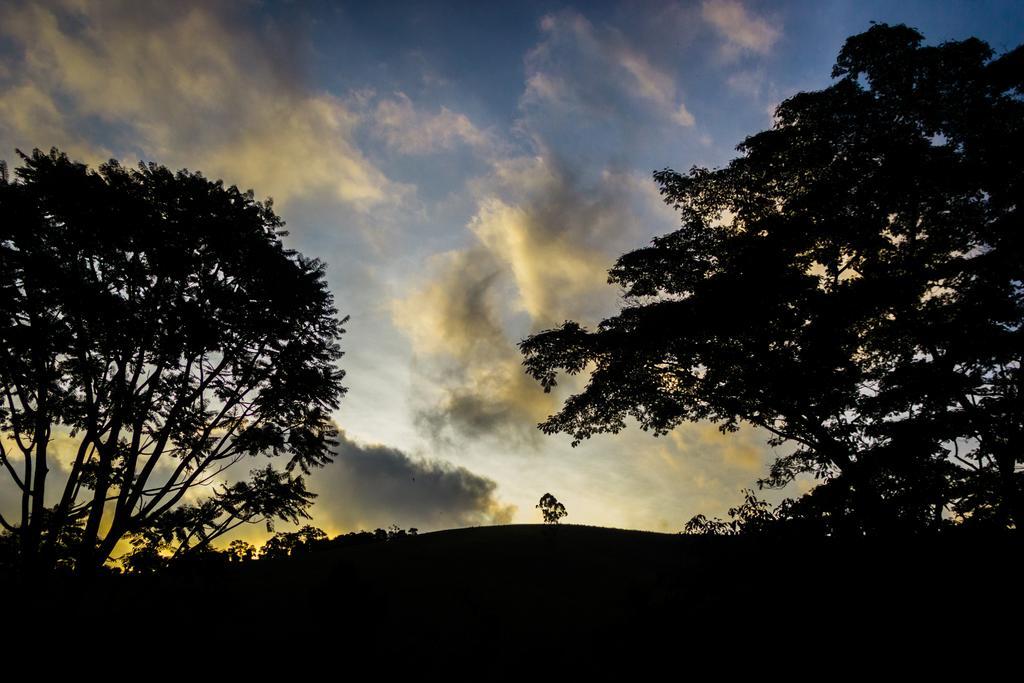 Pousada Recanto Dos Beija Flores Monte Alegre do Sul Eksteriør billede