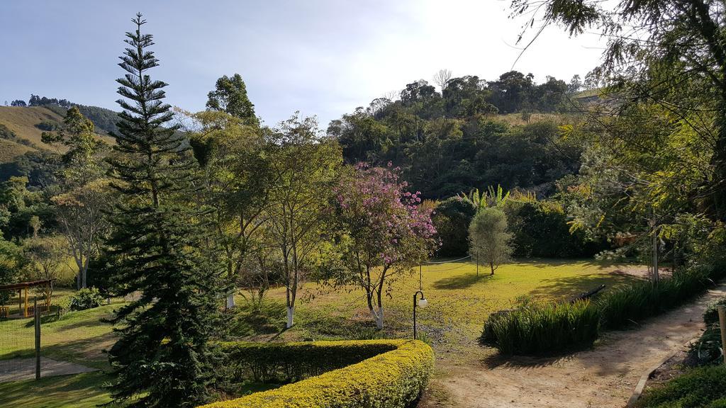 Pousada Recanto Dos Beija Flores Monte Alegre do Sul Eksteriør billede