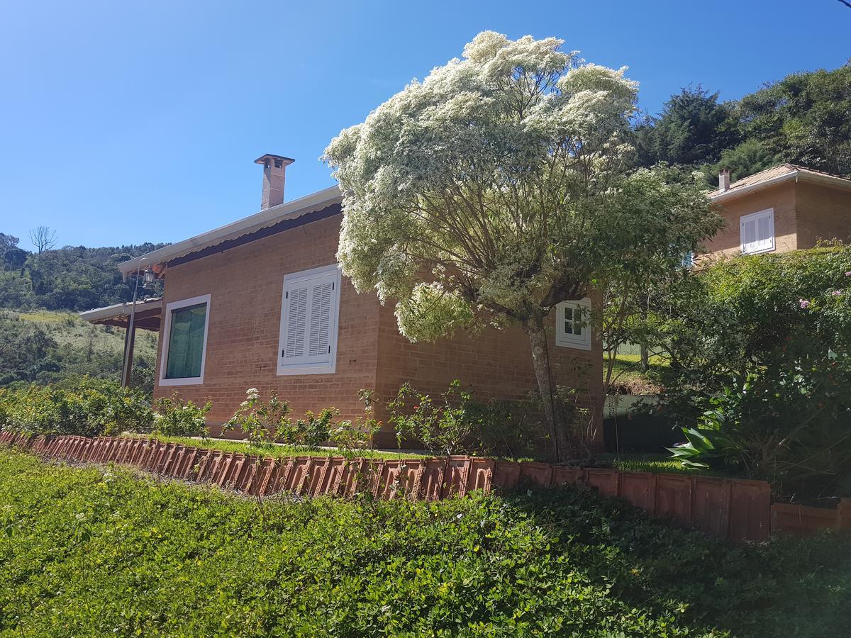 Pousada Recanto Dos Beija Flores Monte Alegre do Sul Eksteriør billede